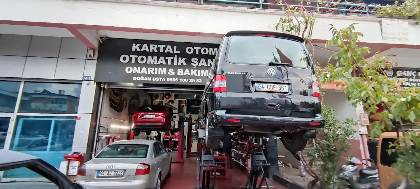 VW Caravelle T5 Kartal DSG Mekatronik atölyesinde — şanzıman lift tamiri